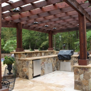 418. Custom outdoor kitchen with covered pergola